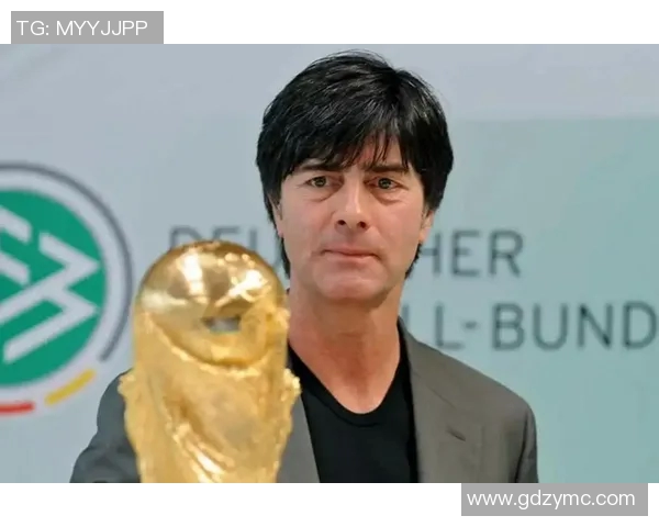 足球明星勒夫与克林斯曼的传奇故事与足球事业的辉煌成就解析