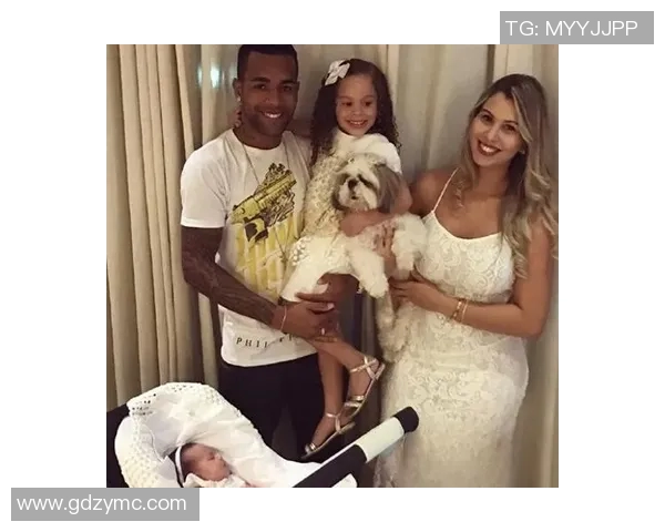 足球明星再婚揭秘他的新妻子背后的故事与风采